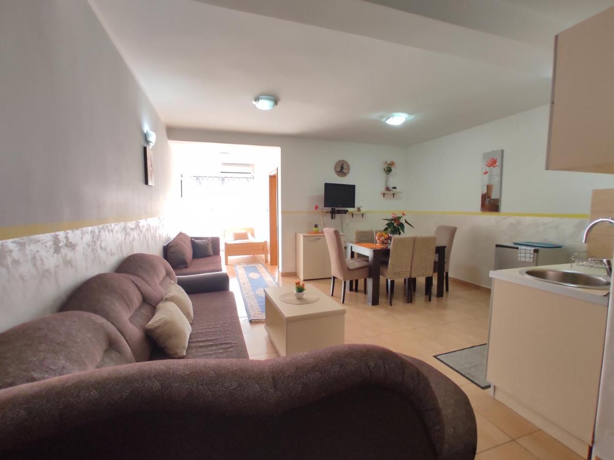 Apartment Tomic 4* Rafailovici